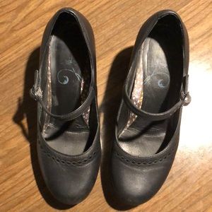 SZ 38 Dansko Black Mary-Jane Heel